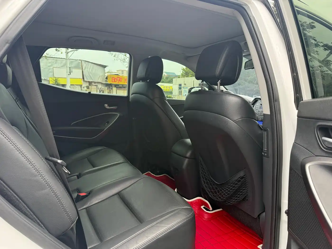 Hyundai Santa Fe 2015 2.4L Automatic 2WD Smart 5-seater фото 5