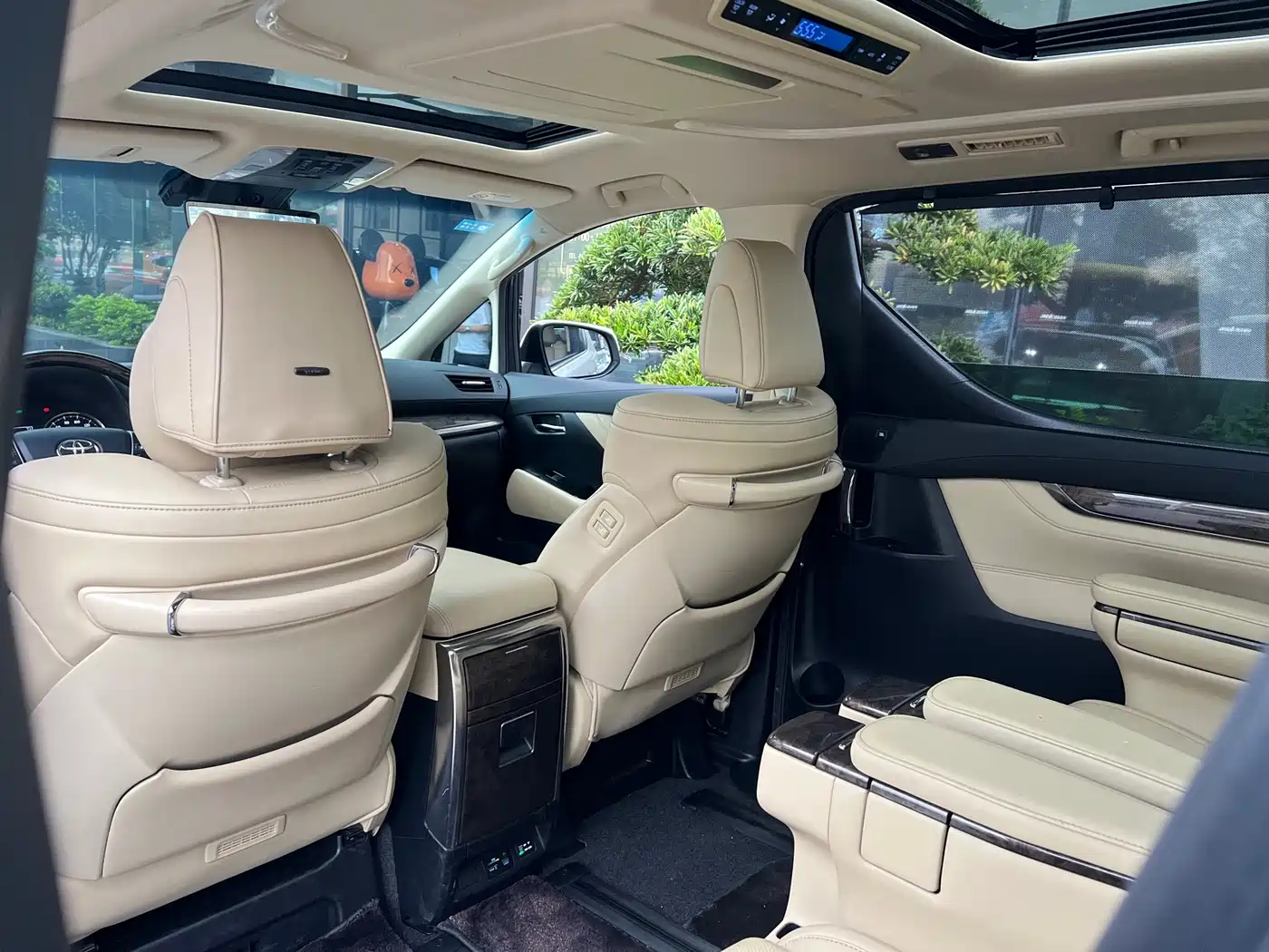 Toyota Alphard 2021 Hybrid 2.5L Ultimate фото 5