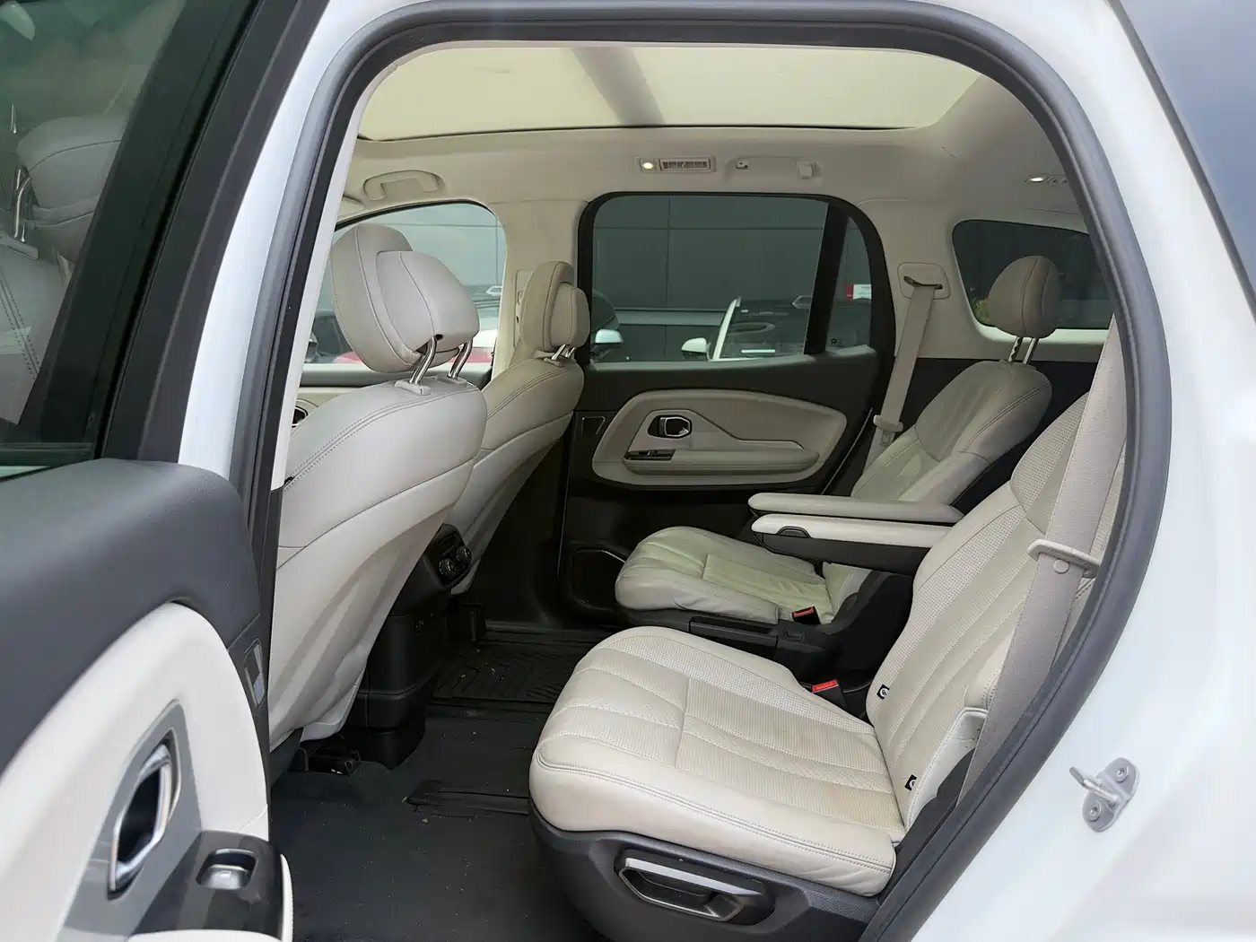 NIO ES8 2019 2018 355KM Base Model 7-Seater Version
