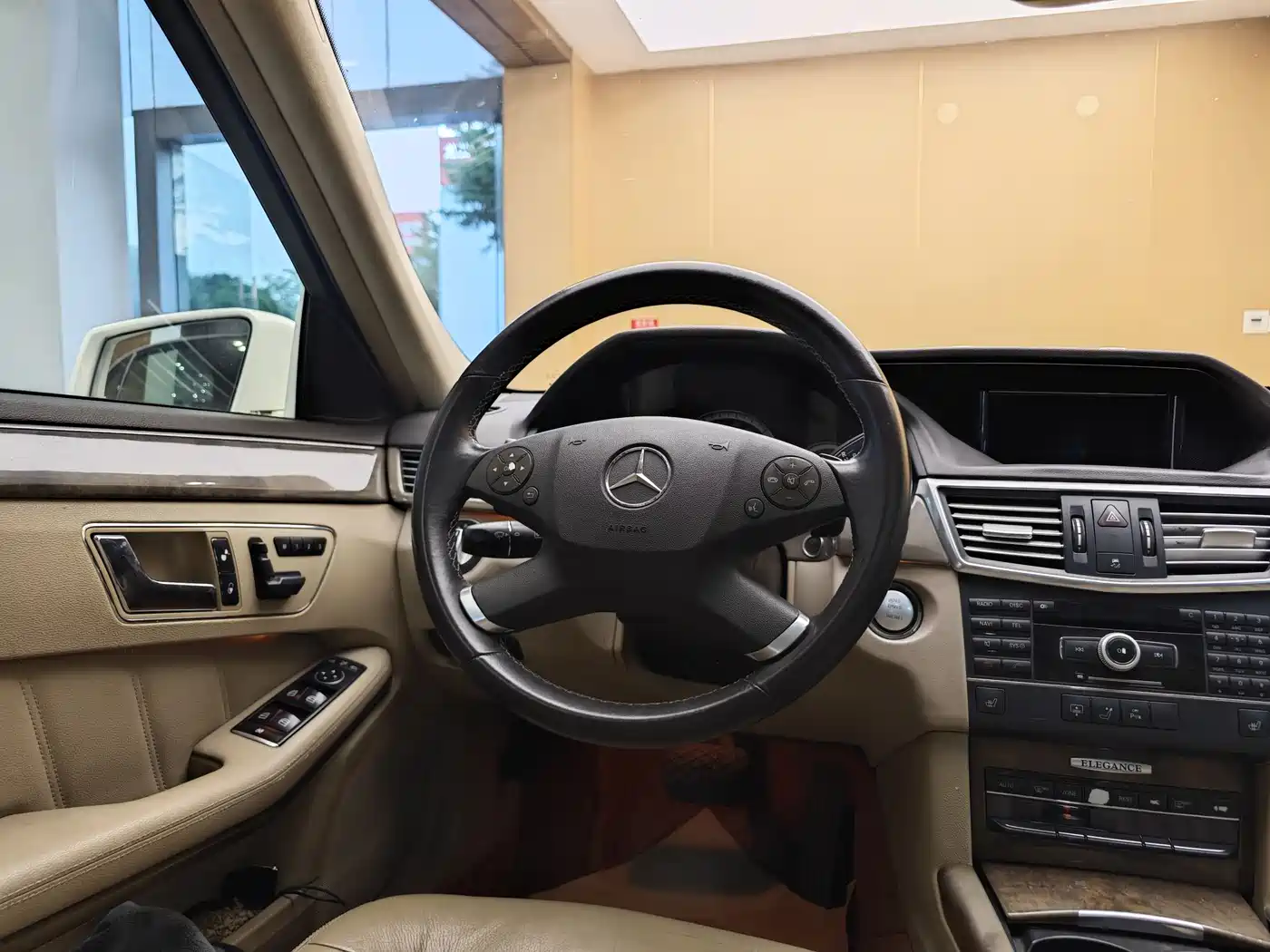 Mercedes-Benz E-Class (Import) 2009 Model E 300 Elegance Version фото 14