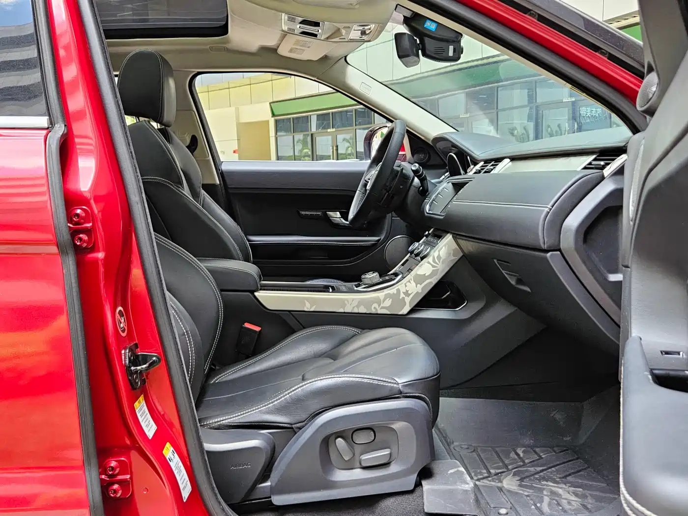 Land Rover Range Rover Evoque (Import) 2012 2.0T 5-door Dynamic Edition фото 16