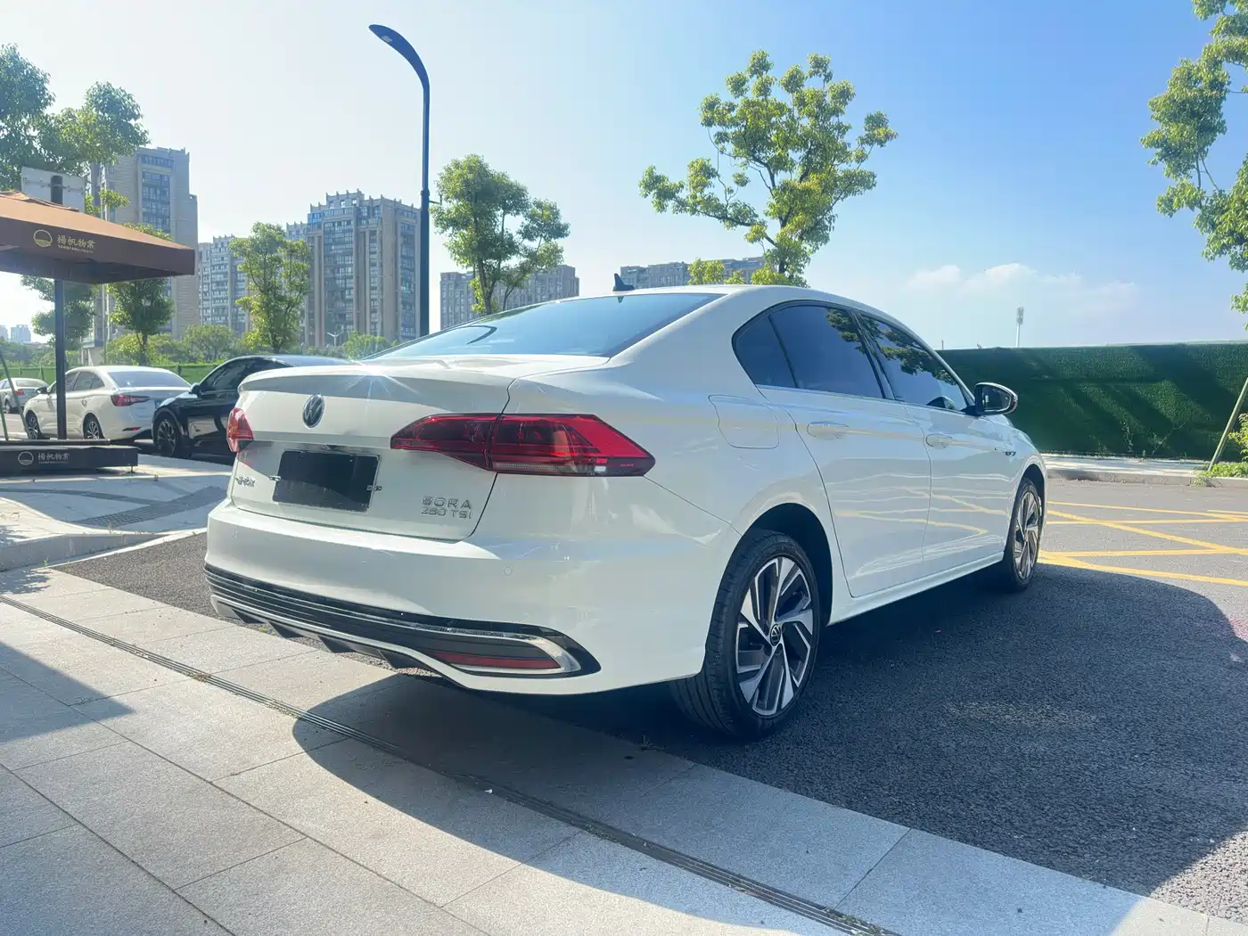 Volkswagen Bora 2023 280TSI DSG Prestige Edition фото 5