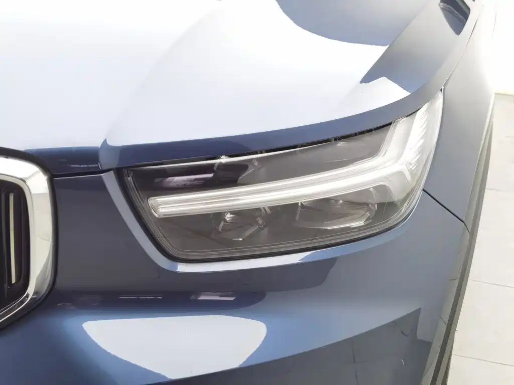 Volvo XC40 2020 2021 T4 AWD Smart Luxury Edition