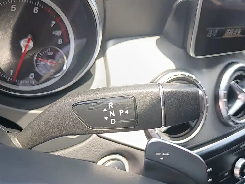 Mercedes-Benz CLA (Import) 2018 CLA 220 4MATIC фото 14