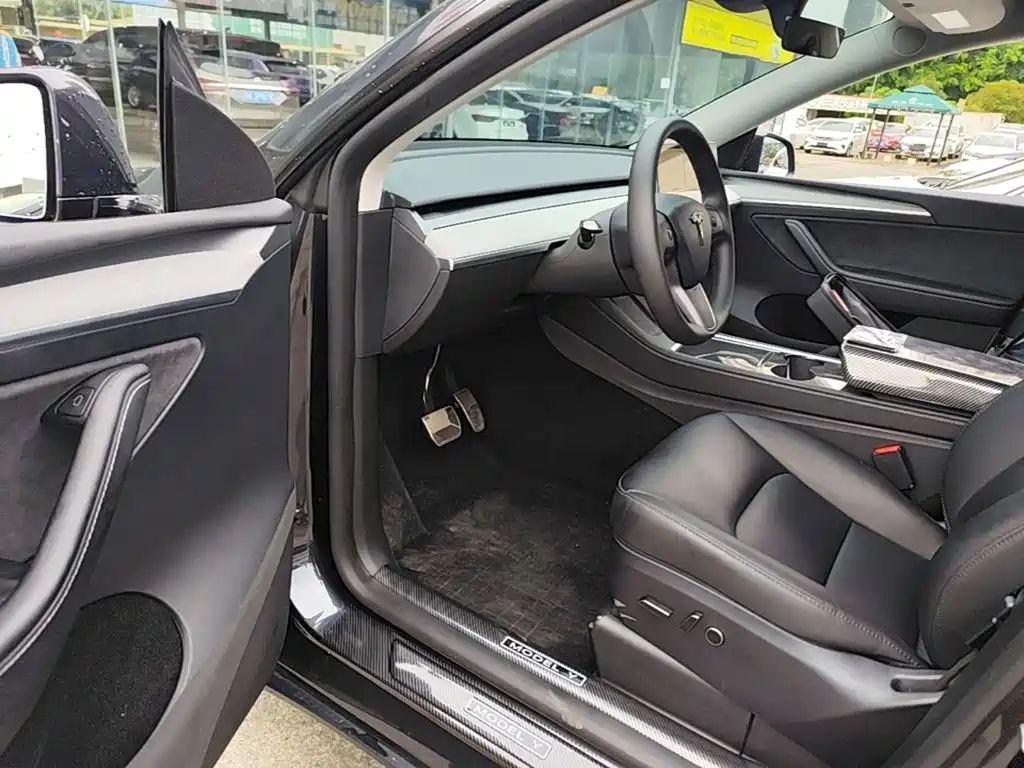 Фото 16 - Tesla Model Y