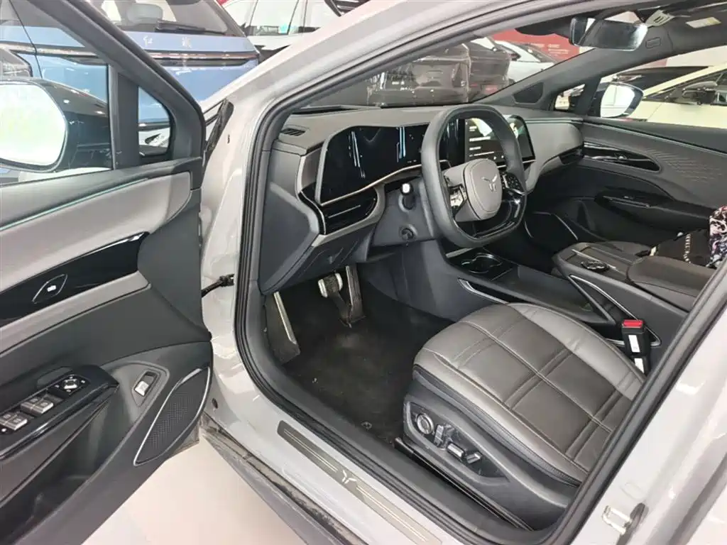 Hongqi EH7 2024 Model 760 Pro+ AWD фото 13