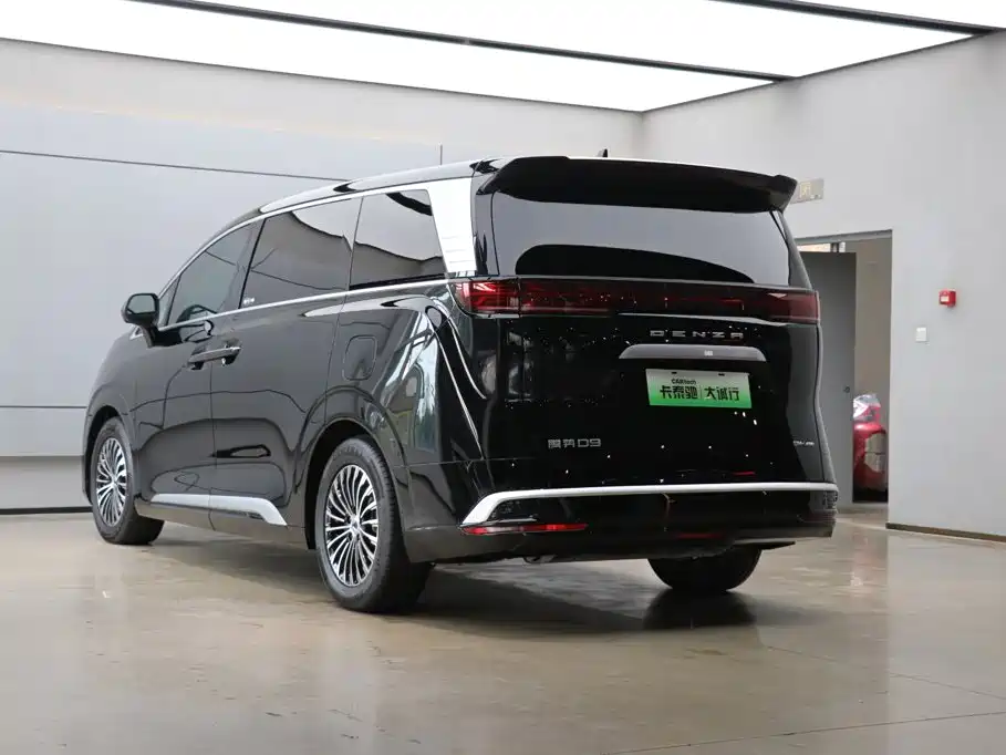 Denza D9 2026 2024 DM-i 980 AWD Prestige