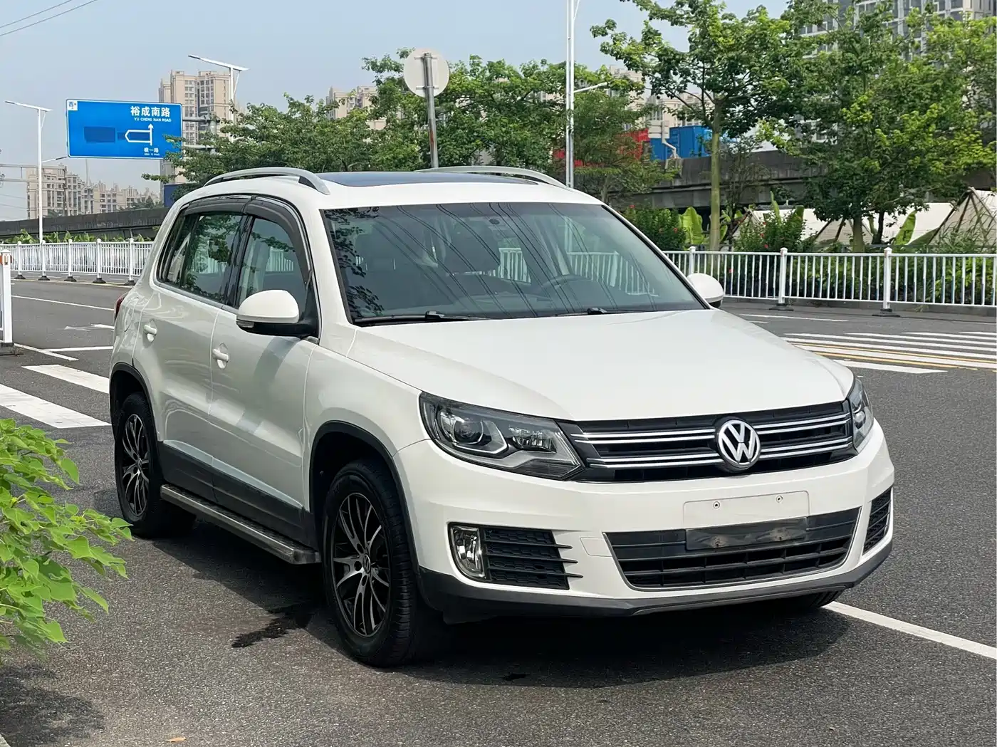 Фото 4 - Volkswagen Tiguan