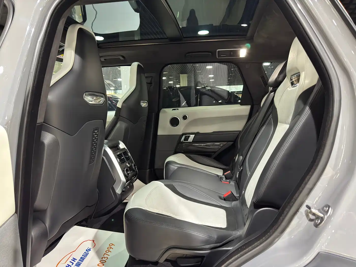 Land Rover Range Rover Sport 2022 Model 5.0 SC V8 SVR Peak Collector's Edition фото 15