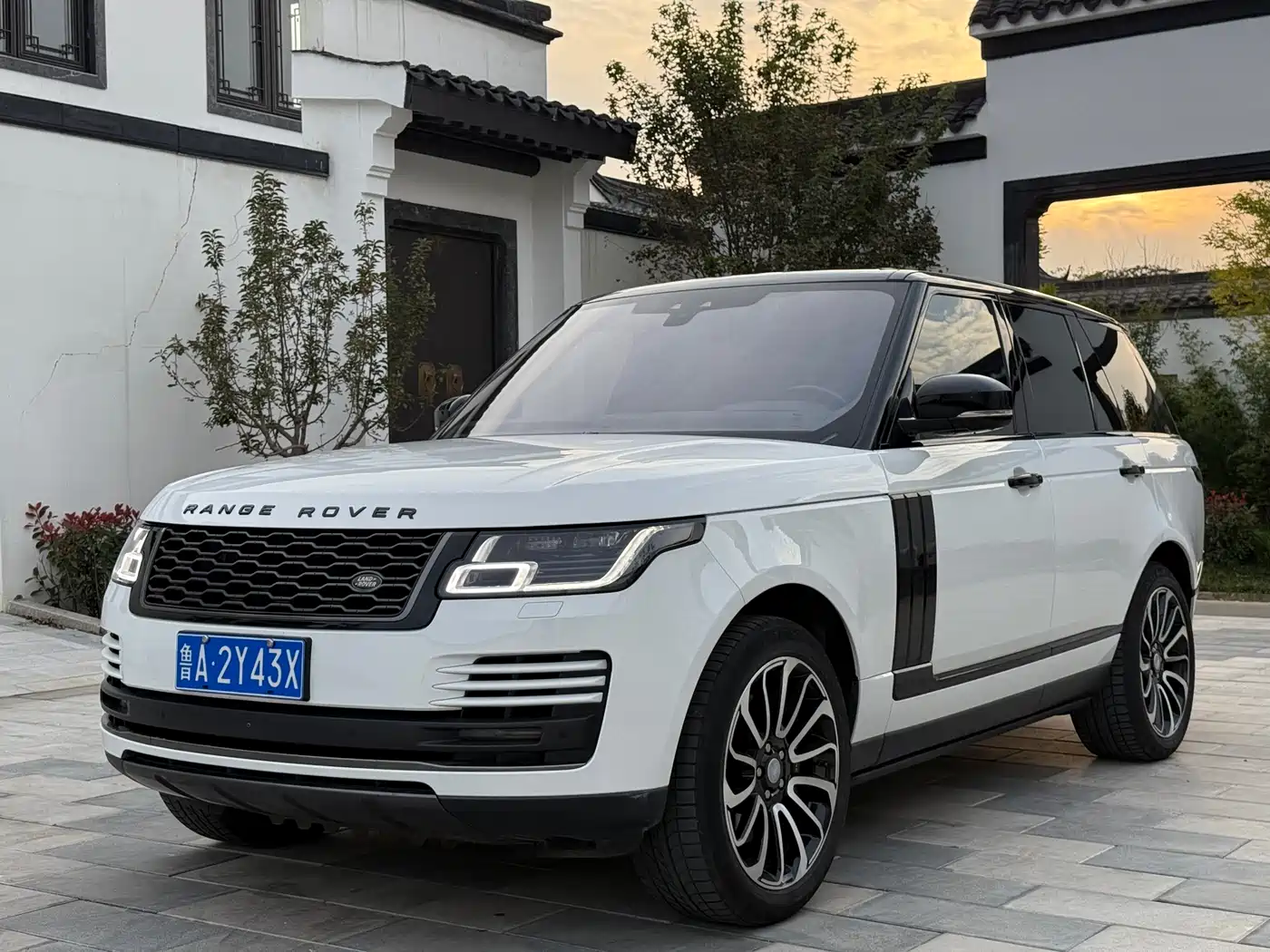Land Rover Range Rover 2018 3.0 SC V6 Golden Age Edition