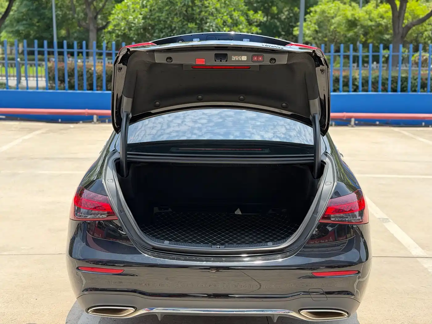 Mercedes-Benz E-Class 2023 Facelift E 300 L Sport Luxury фото 15