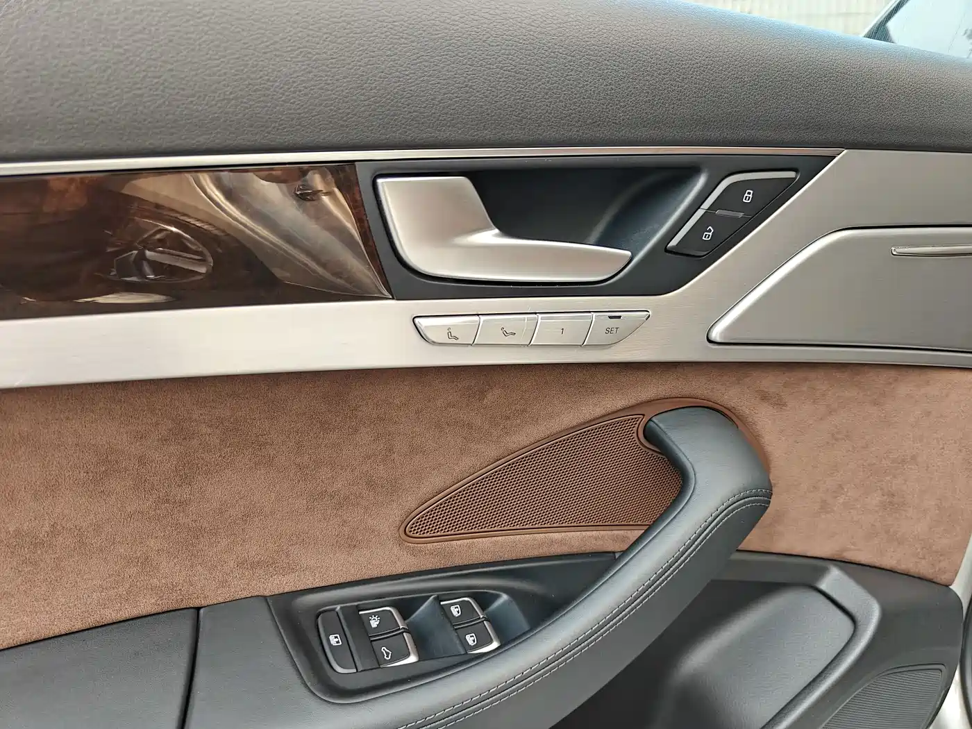 Audi A8 2014 A8L 45 TFSI quattro Luxury фото 14