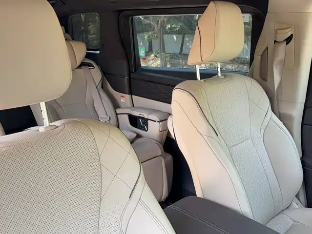 Toyota Alphard, фото 2