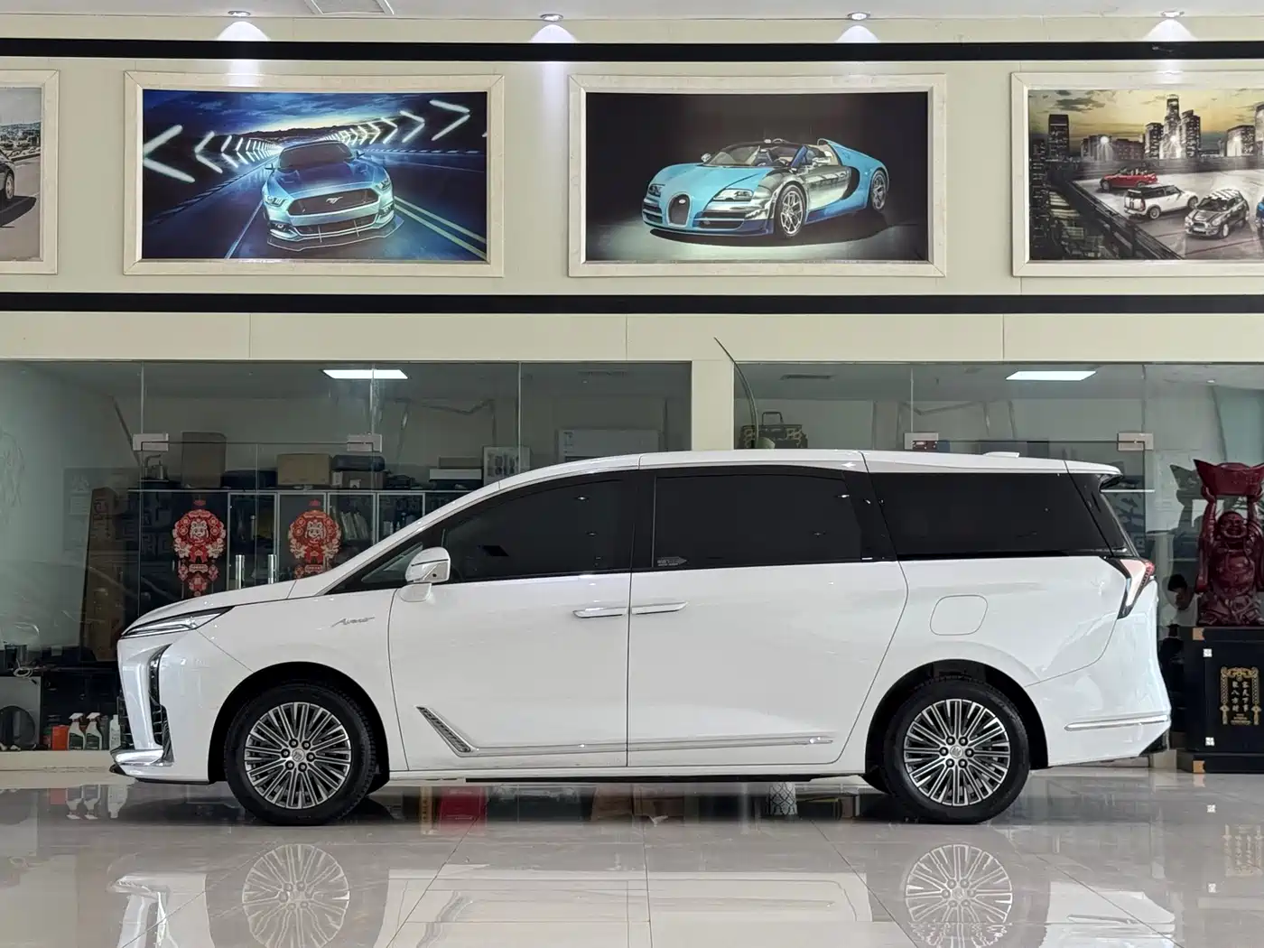 Buick GL8 New Energy 2025 Landlux Smart Edition 7-seater фото 3