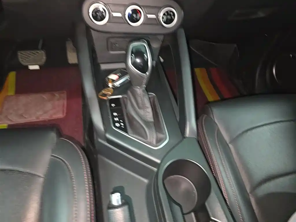 Dongfeng Fengguang Fengon 500 2022 2022 1.5L CVT Enjoyment Edition
