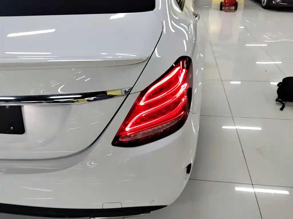 Mercedes-Benz C-Class 2017 Facelift C 200 Sport Edition фото 8