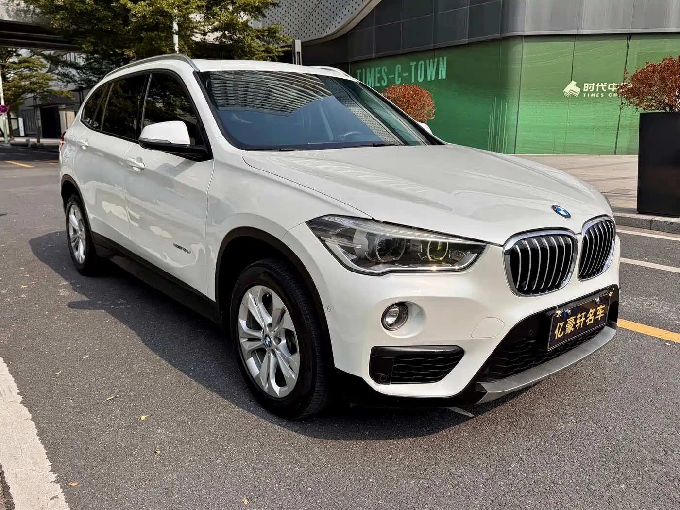 BMW X1 2016 sDrive18Li Premium Model фото 3