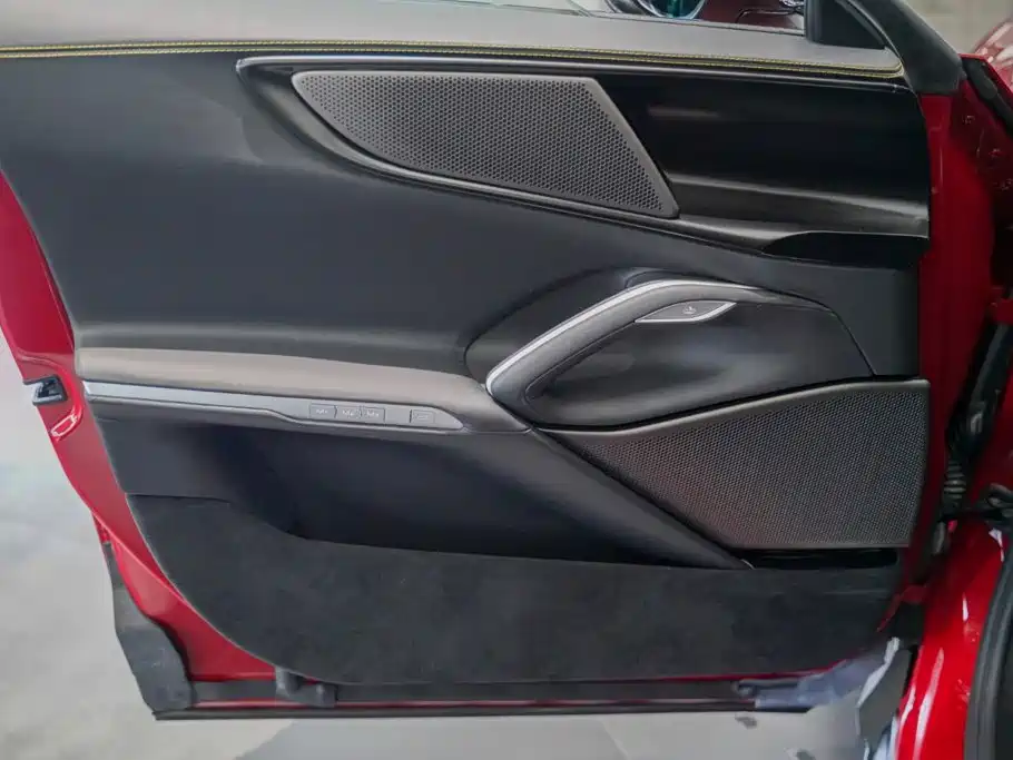 Ferrari Purosangue 2025 2023 6.5L V12