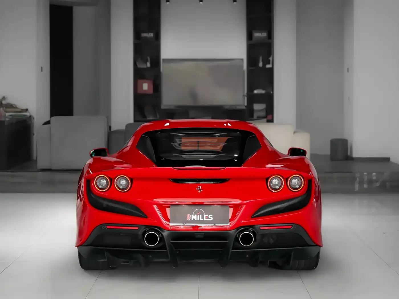 FERRARI F8