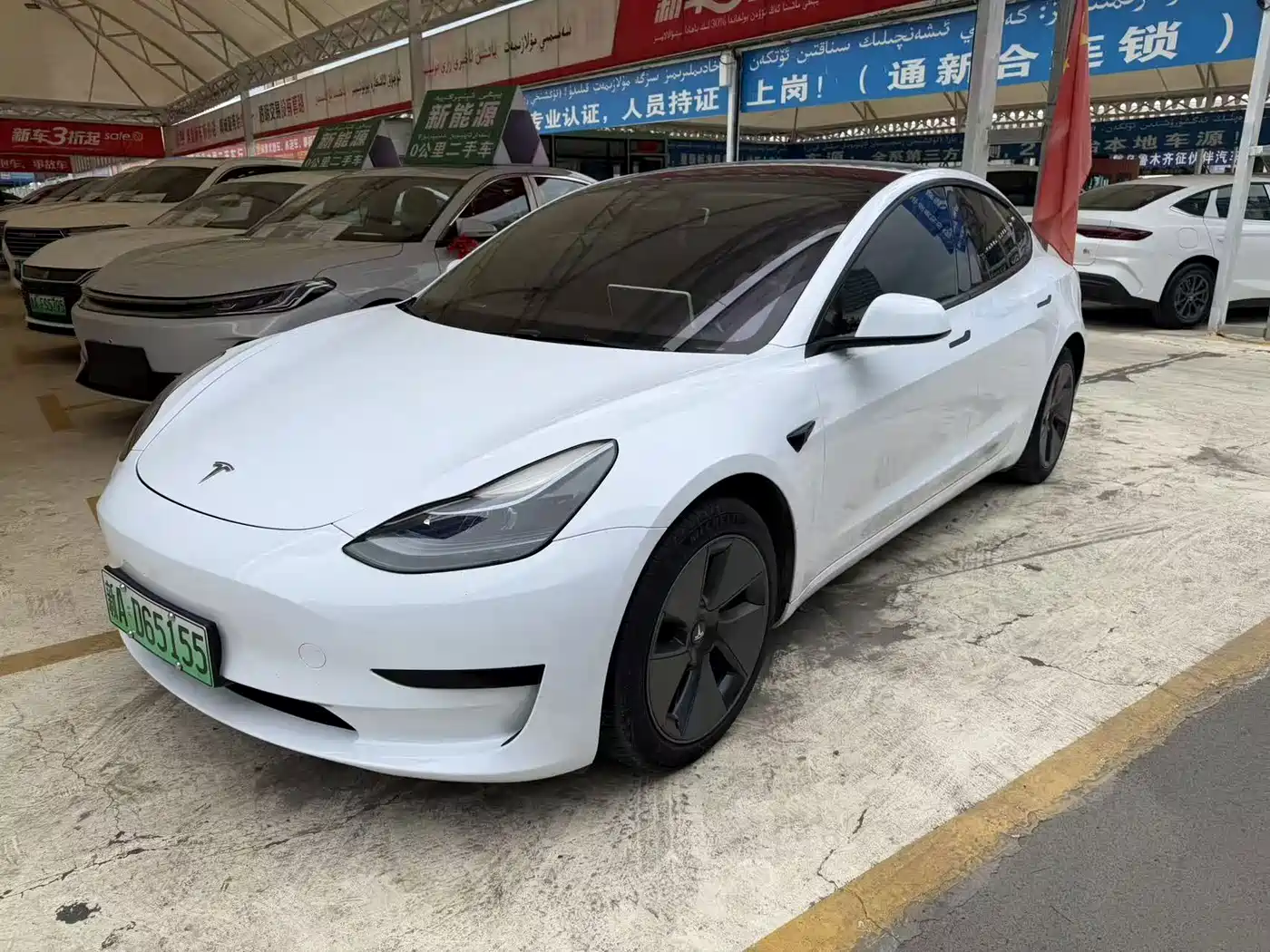 Фото 4 - Tesla Model 3