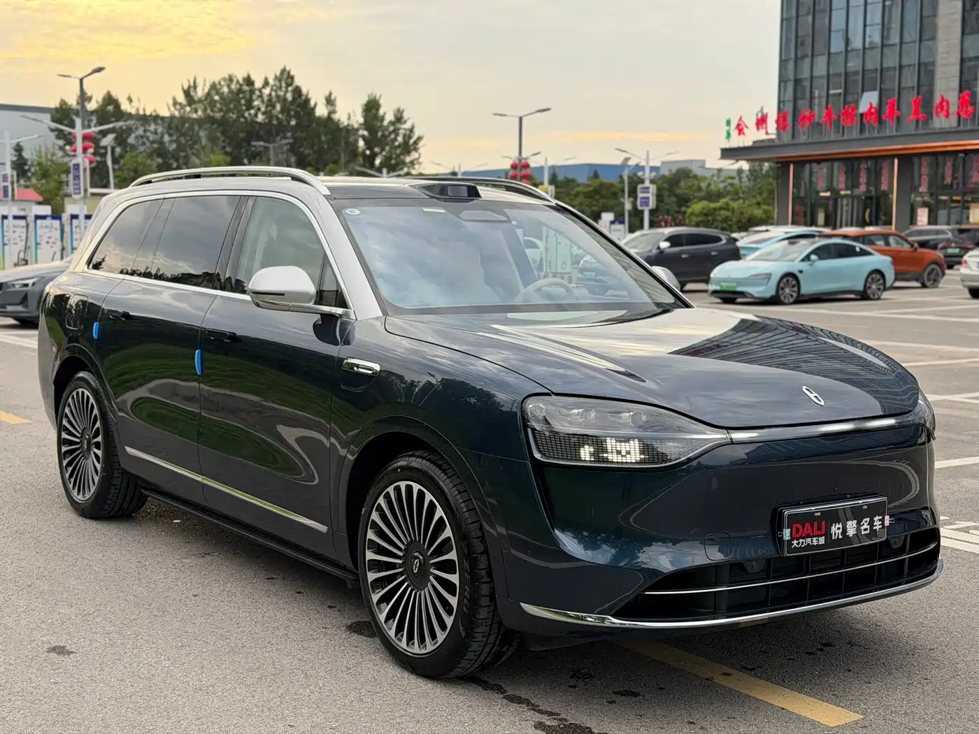 AITO Wenjie AITO M9 2025 Extended Range Ultra 52kWh 6-Seater фото 3