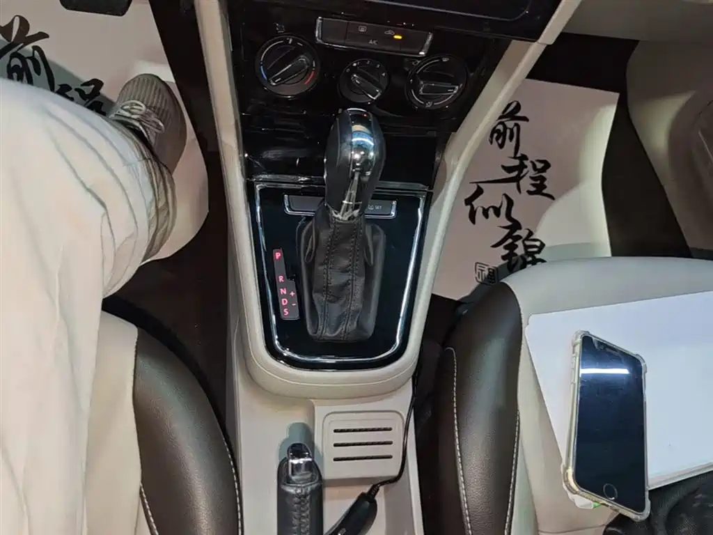 Volkswagen Bora 2016 Model 1.6L Automatic Comfort фото 14