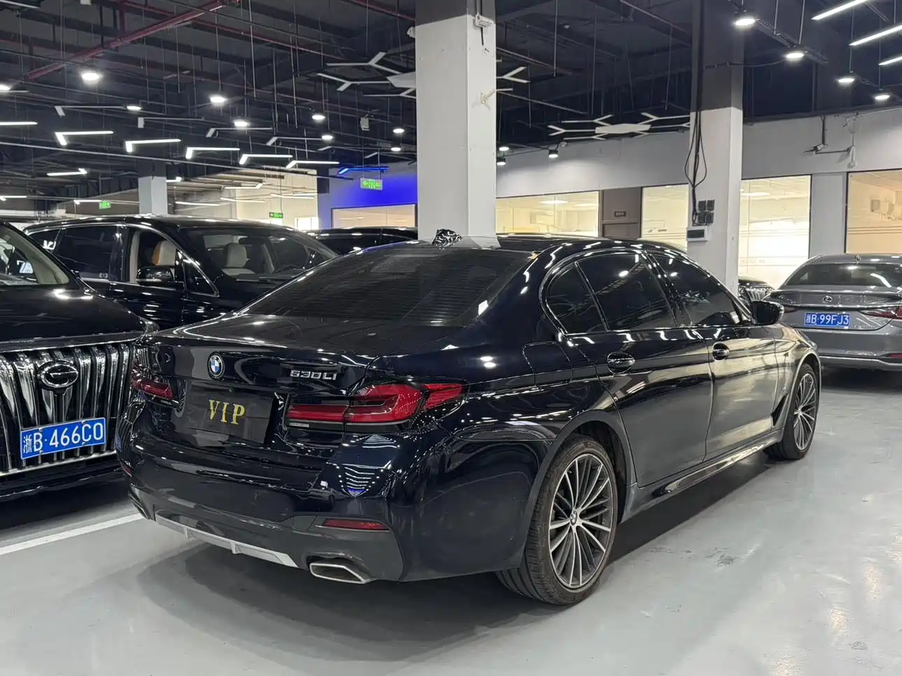 BMW 5 Series 2023 530Li Leading M Sport Package фото 14