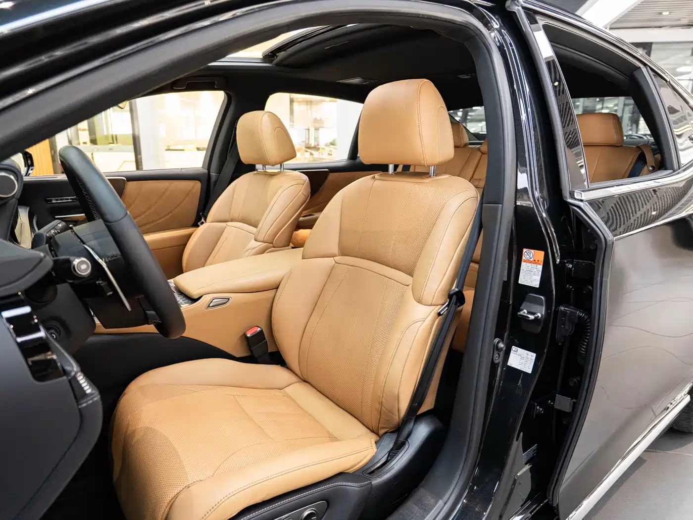Lexus LS 2021 500h Excellence Edition фото 11