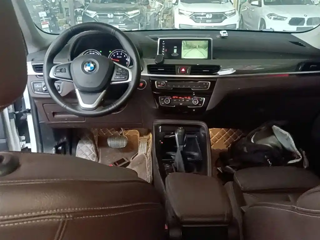 BMW X1 2019 xDrive20Li Premium Model фото 10