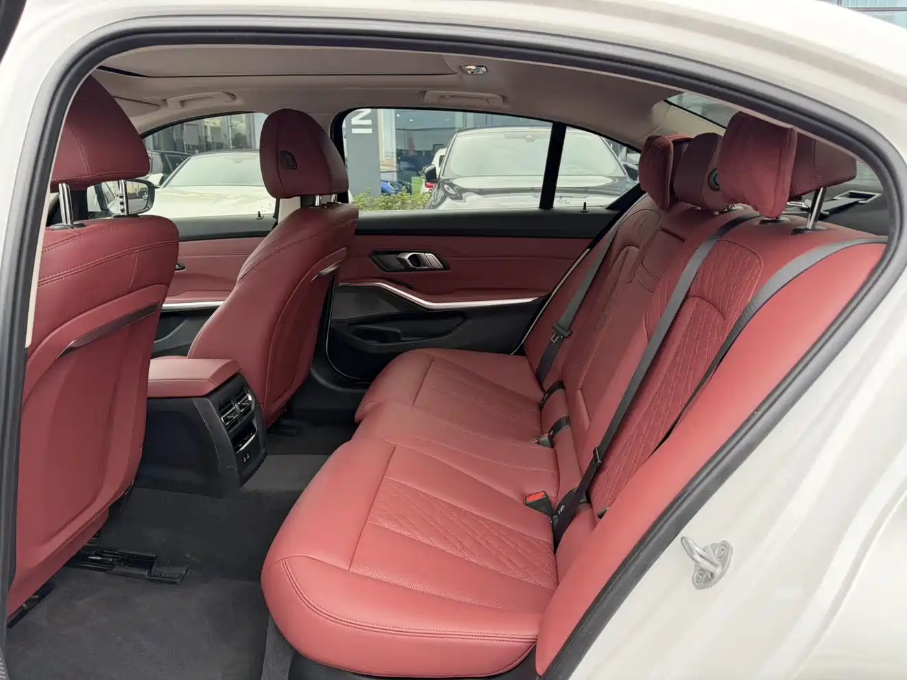 BMW i3 2022 eDrive 35 L фото 2