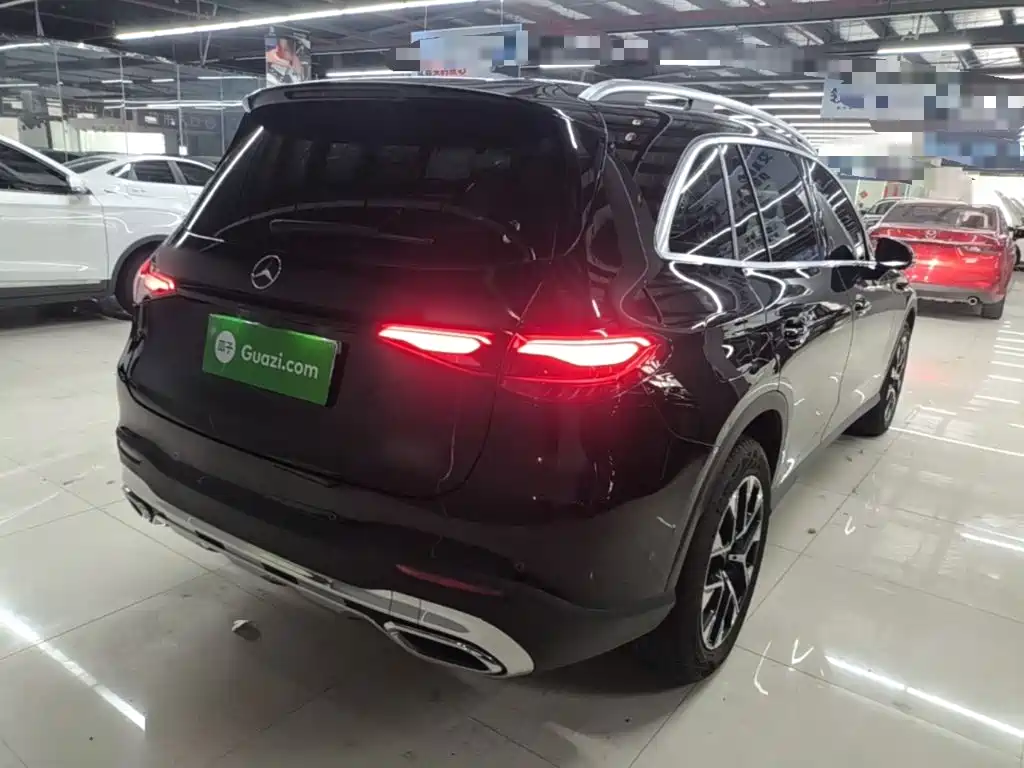 Photo 7 - Mercedes-Benz GLC
