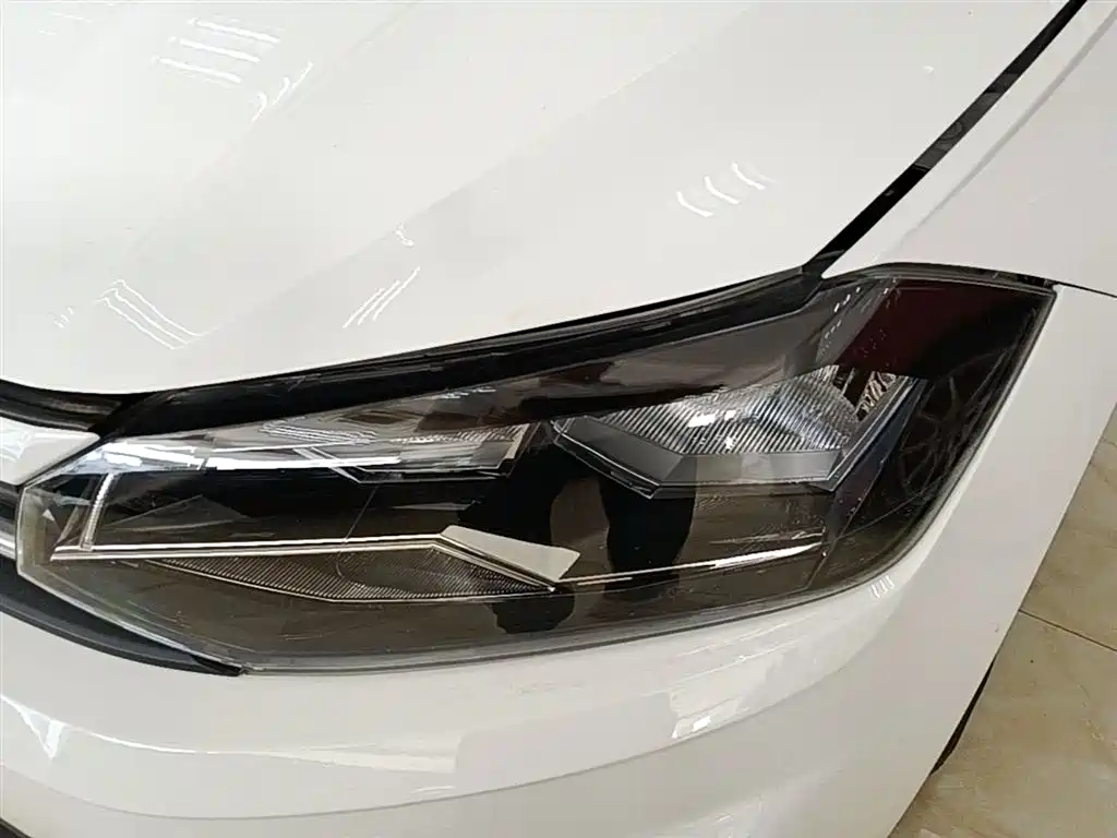 Volkswagen Polo 2019 Plus 1.5L Automatic Panorama Enjoyment Edition фото 24