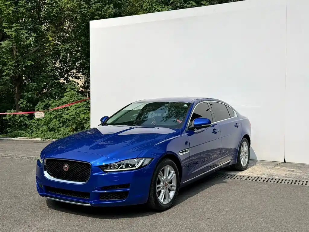 Фото 1 - Jaguar XEL