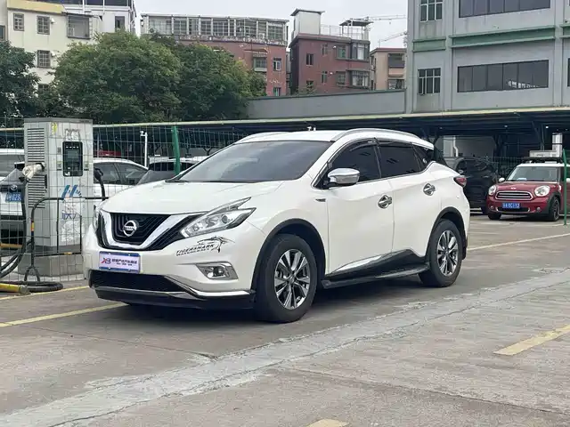 NISSAN LOULAN