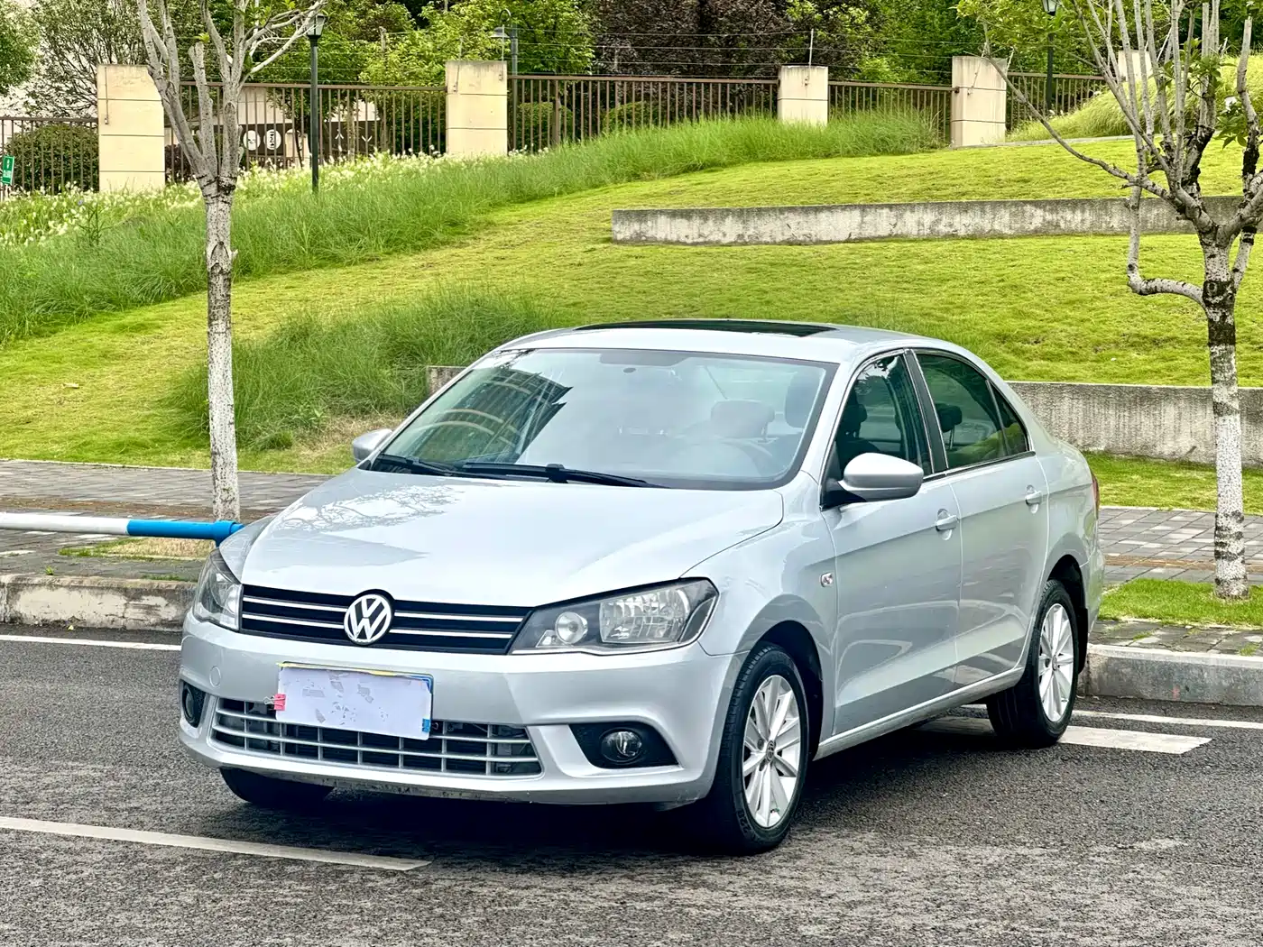 Volkswagen Jetta 2015 1.6L Automatic Luxury