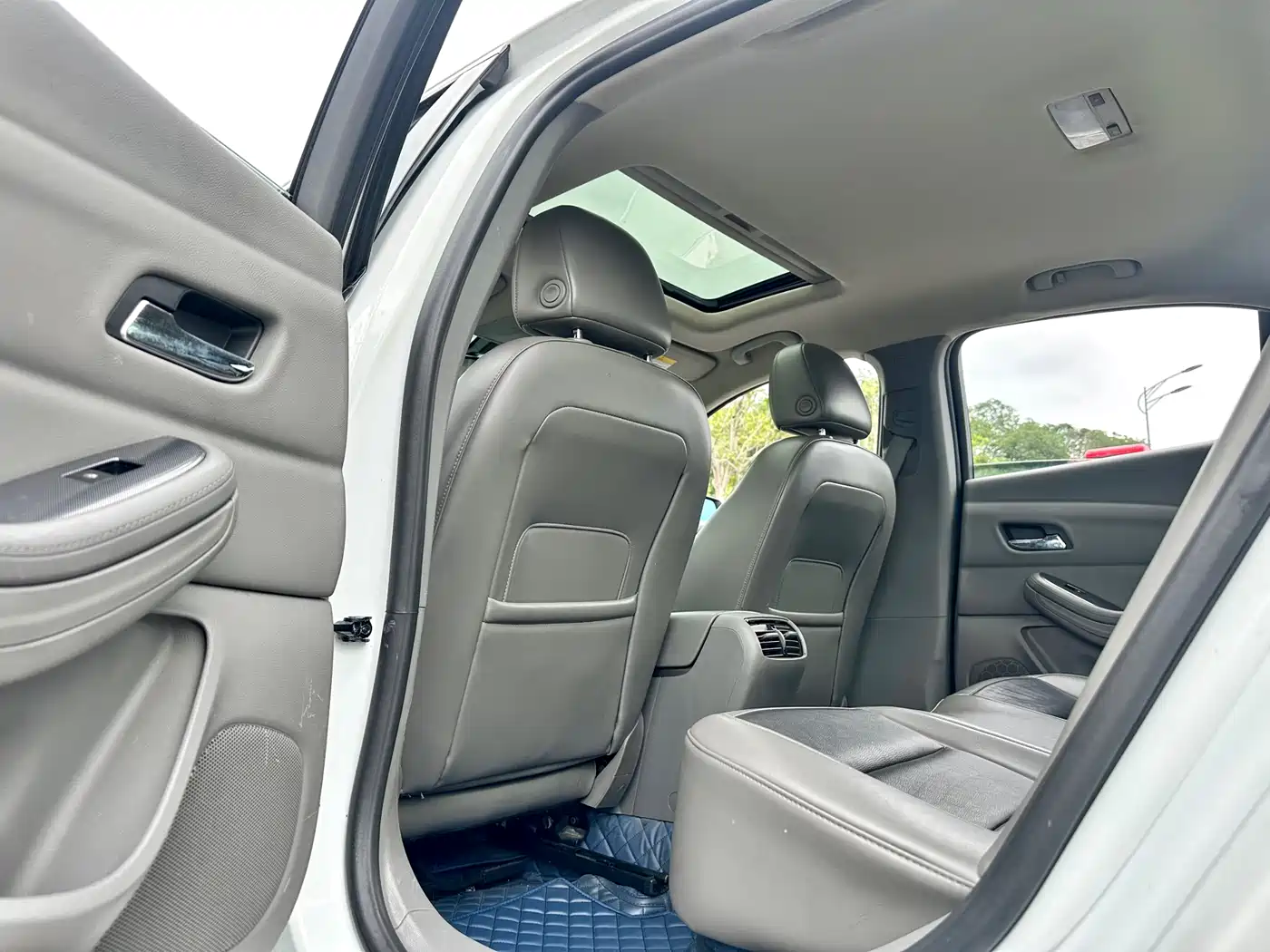 Chevrolet Malibu 2014 2.0L Automatic Luxury фото 33