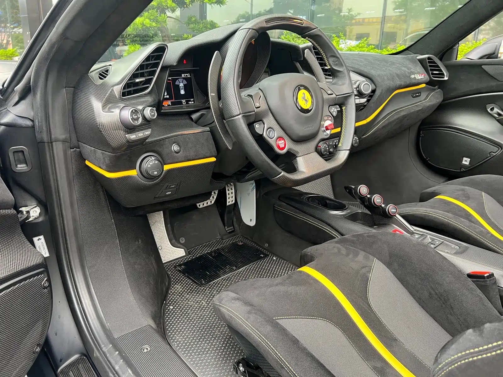 Фото 5 - Ferrari 488