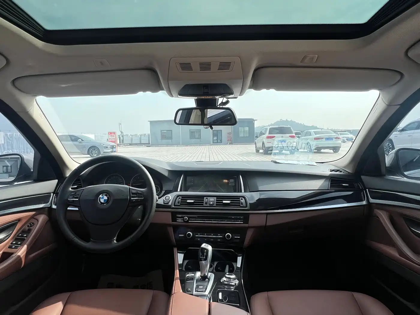 BMW 5 Series (Import) 2015 520i Elegance фото 9