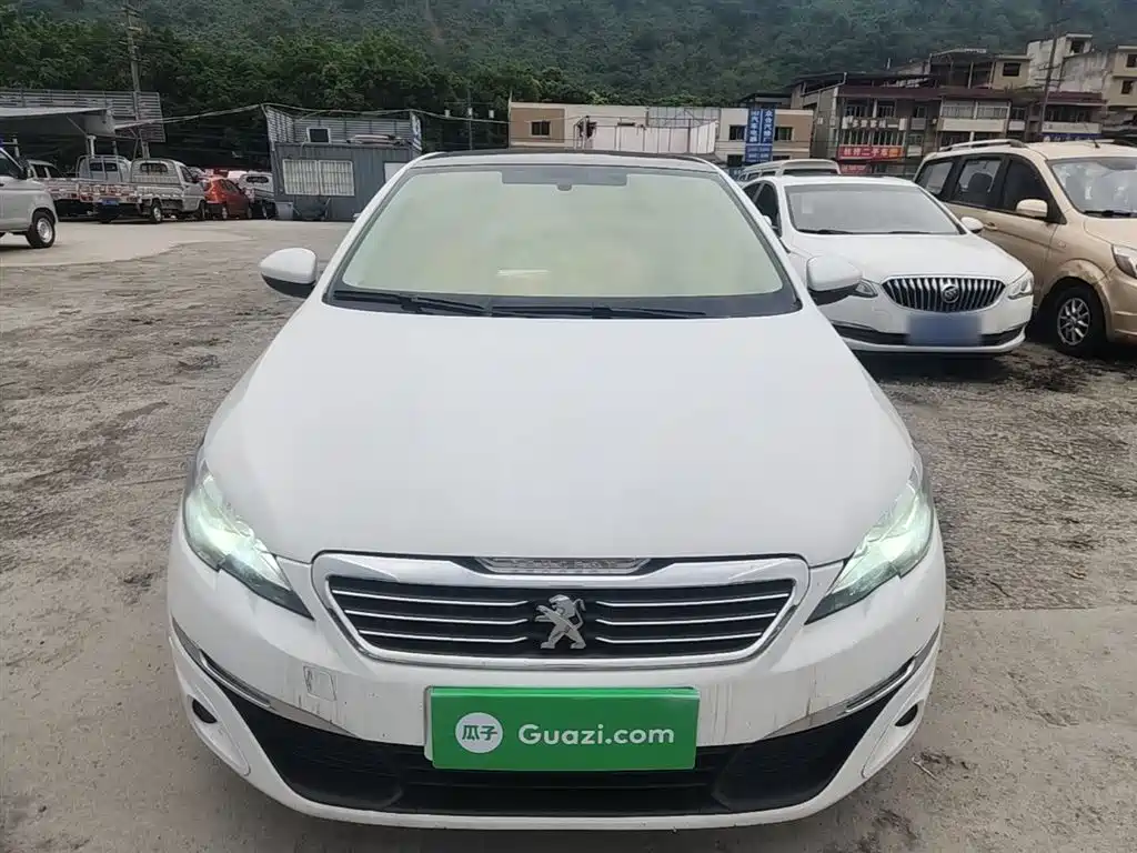 Peugeot 308S 2015 1.2T Auto Dynamic Edition фото 3