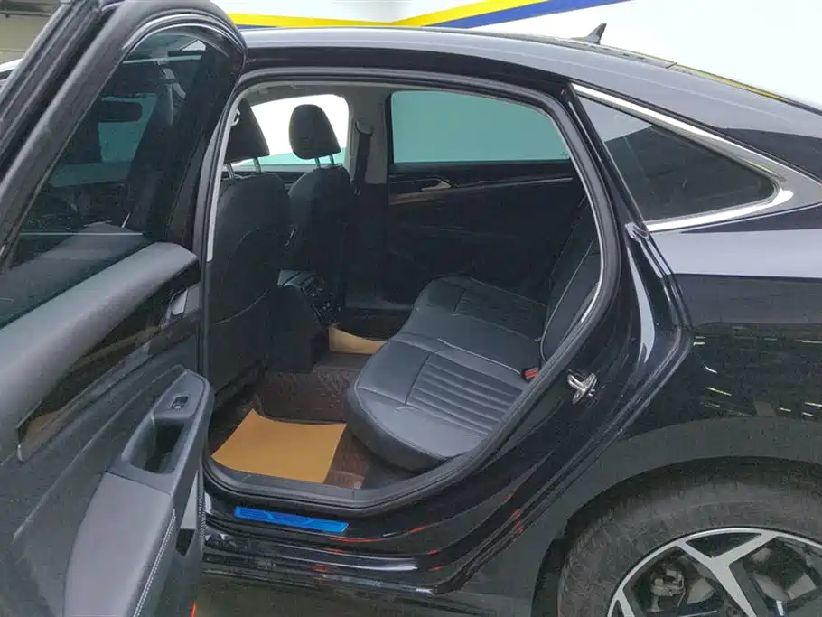 Volkswagen Passat 2023 Facelift 330TSI Starlight Elite Edition фото 11