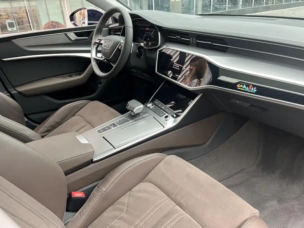 Audi A7L 2022 45 TFSI S-line Dream Builder Edition фото 6