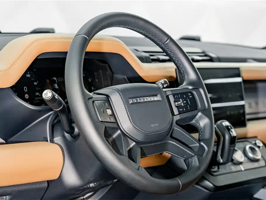 Land Rover Defender 2025 110 3.0T P400 -Dynamic HSE фото 9