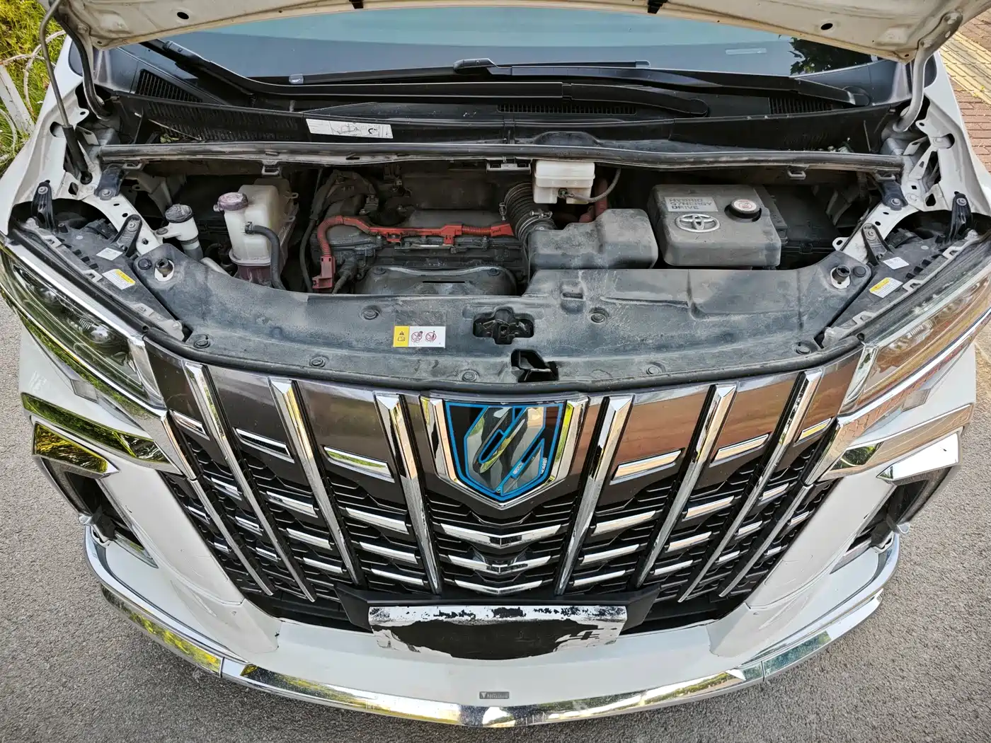 Toyota Alphard 2021 Hybrid 2.5L Luxury фото 8
