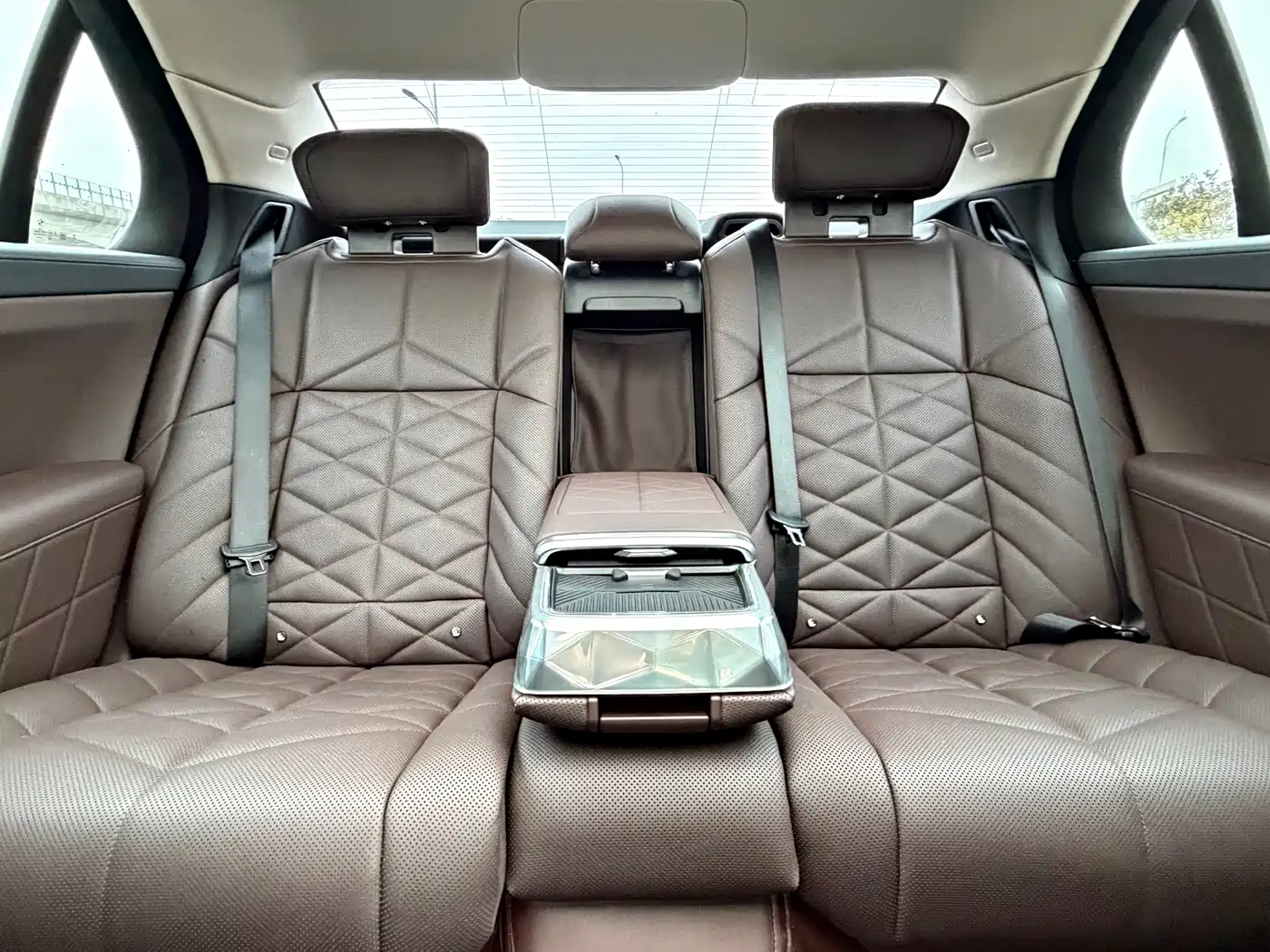 BMW 7 Series 2023 Model 735Li Luxury Package фото 11