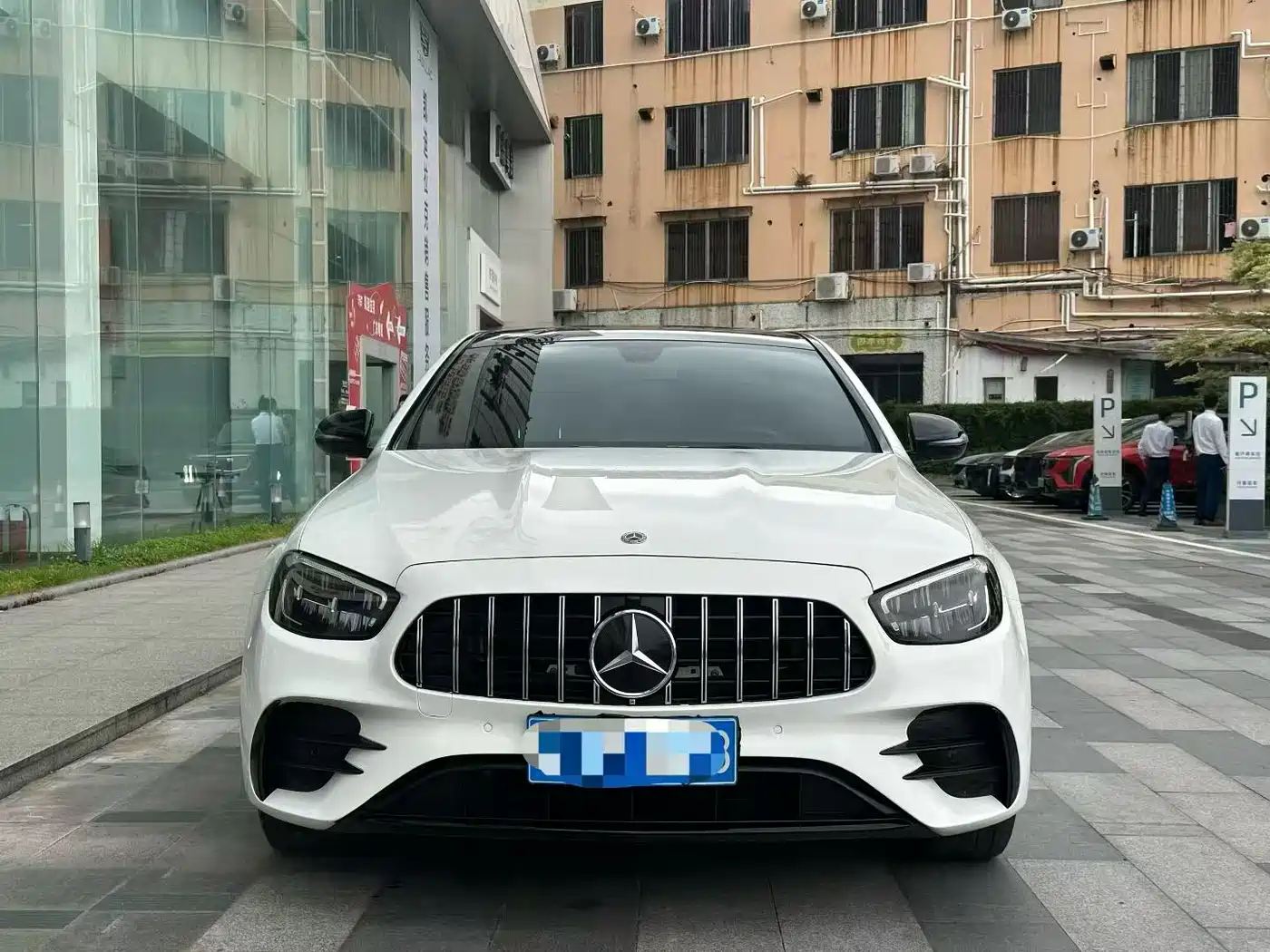  E CLASS