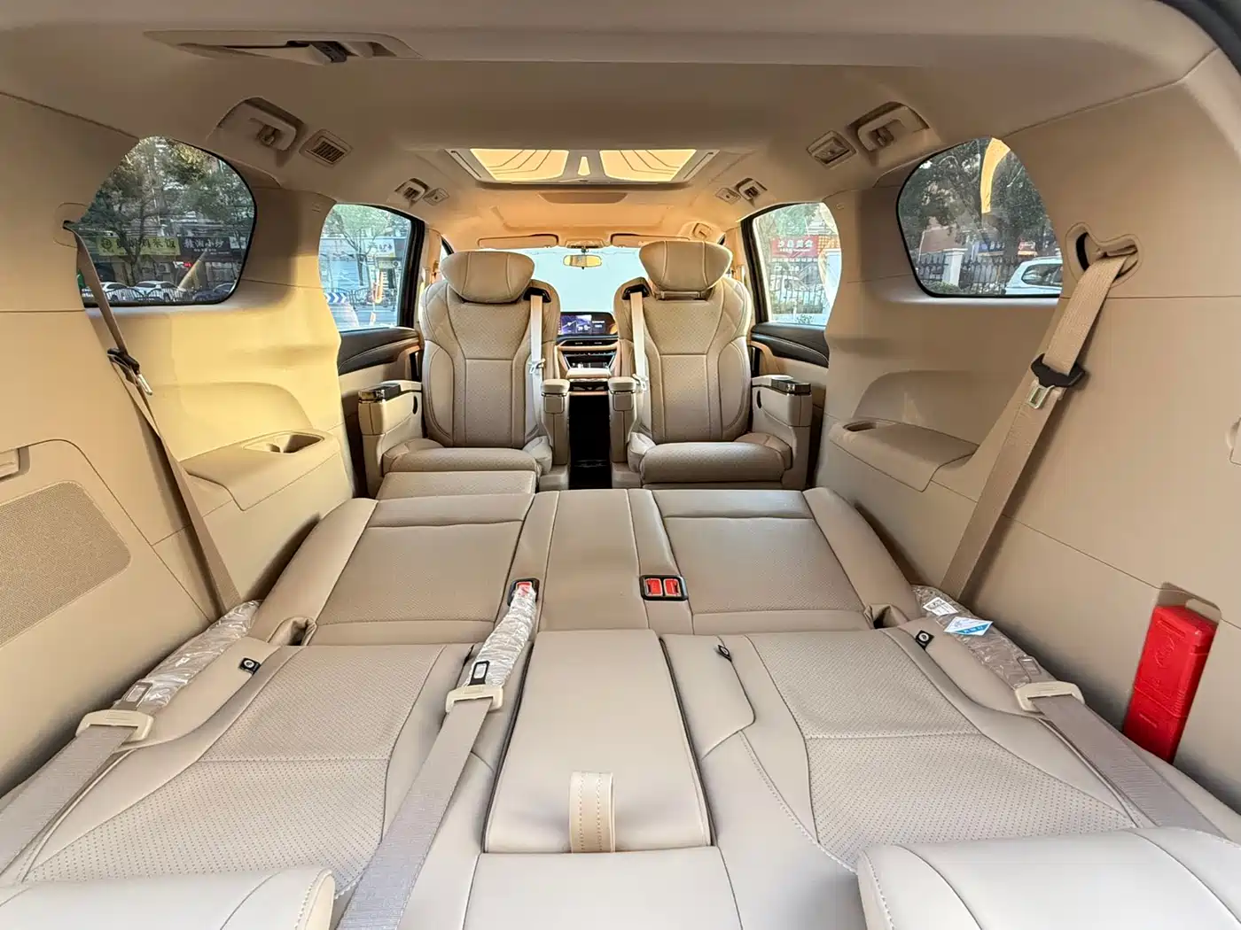Buick GL8 2025 Land Business Class Comfort DG Edition фото 11