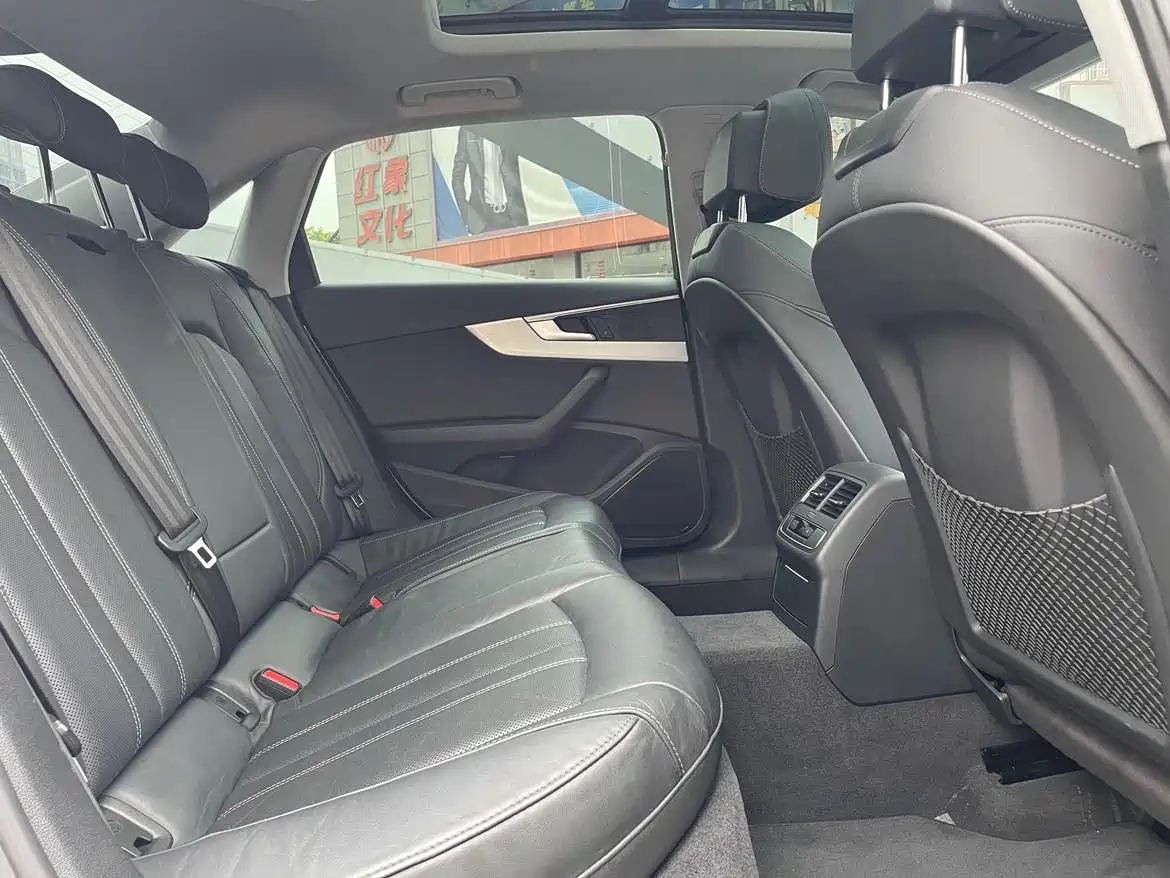 Audi A4L 2020 40 TFSI Luxury Dynamic фото 12