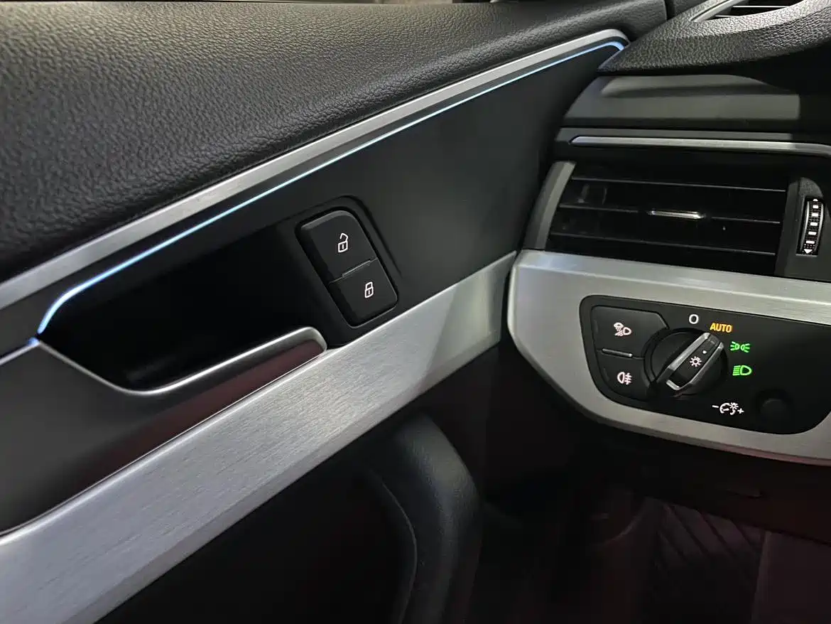 Audi A4L 2020 40 TFSI Luxury Dynamic фото 28