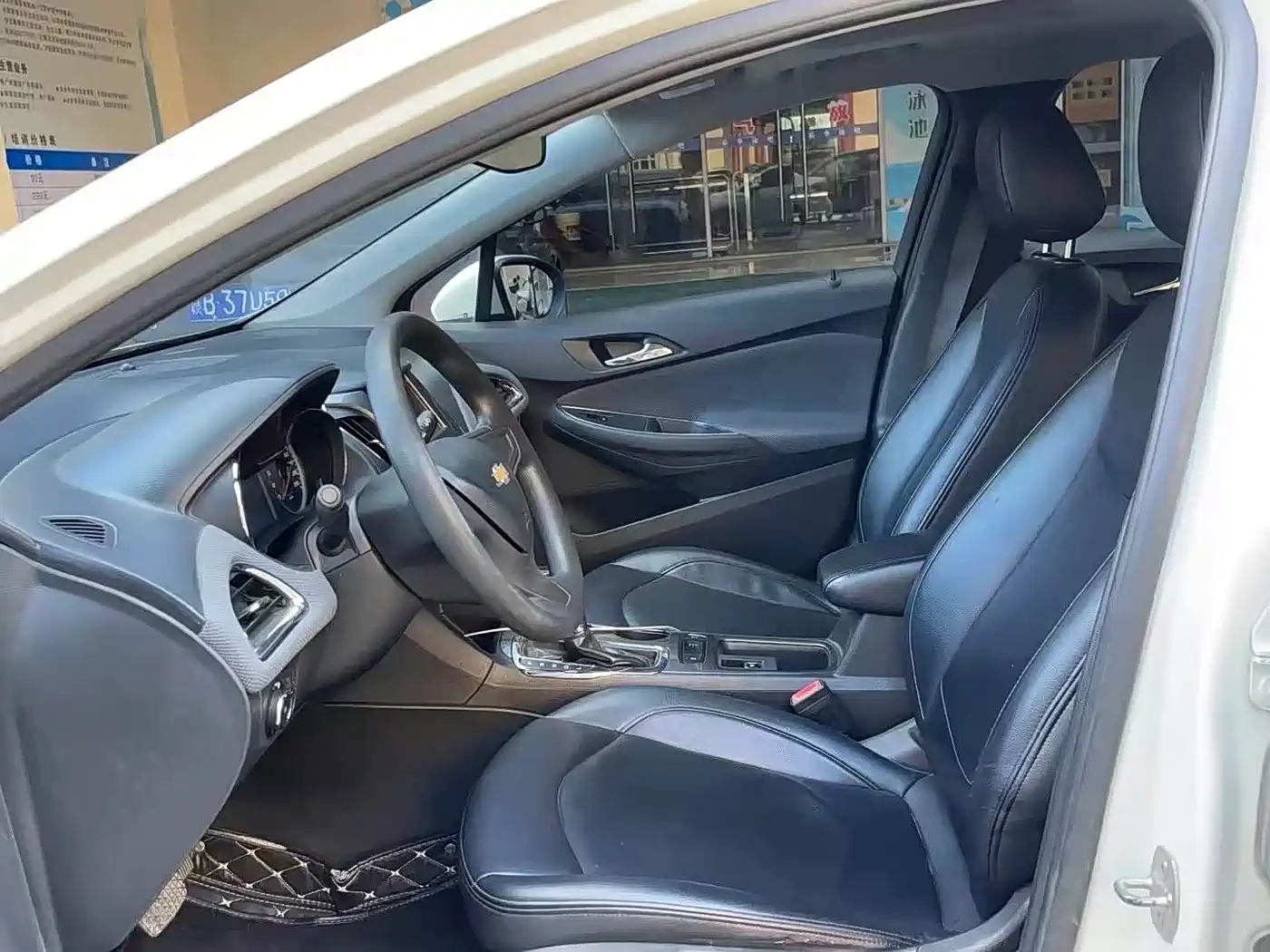 Фото 7 - Chevrolet Cruze
