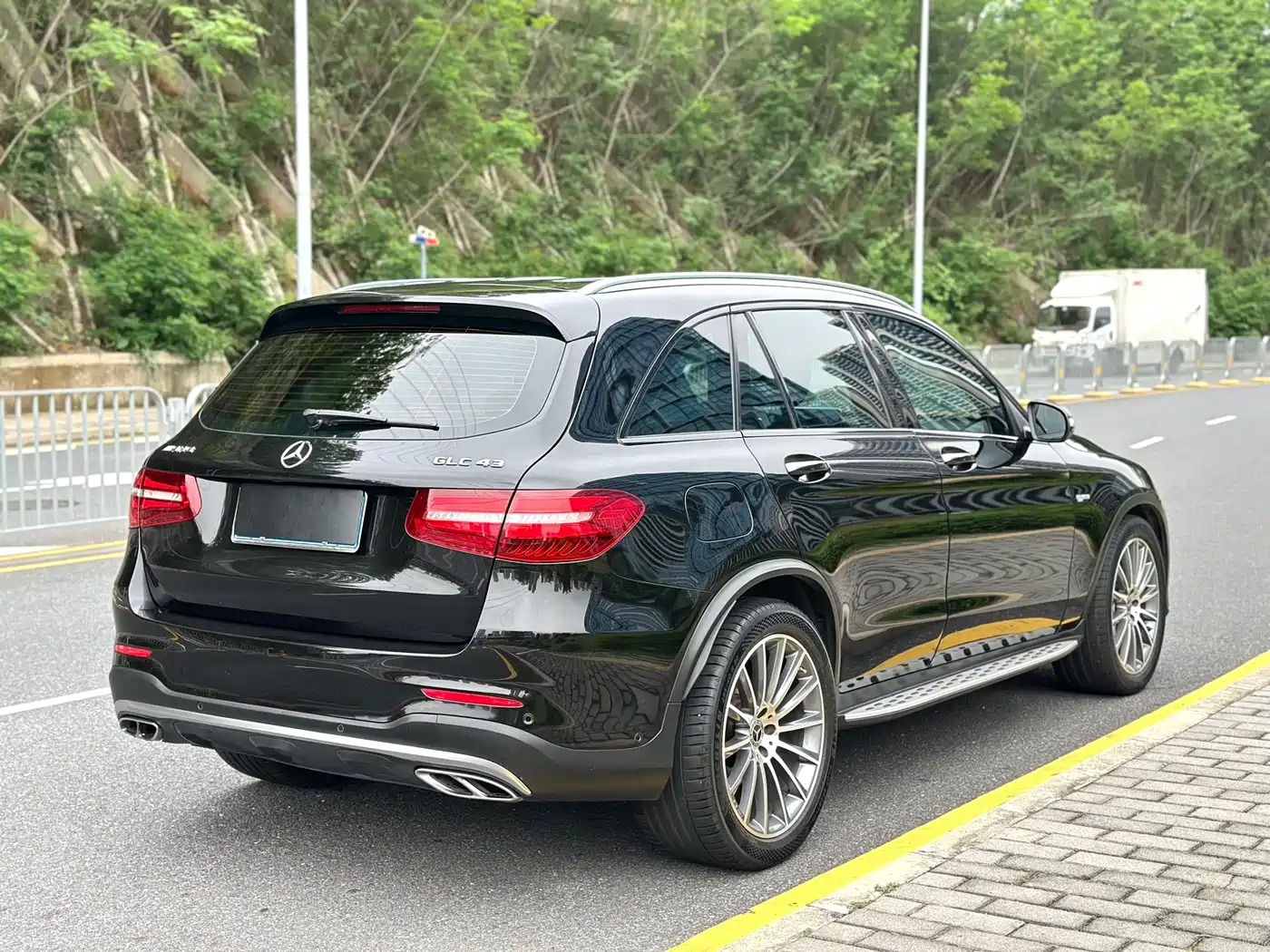 Mercedes-Benz GLC AMG 2017 AMG GLC 43 4MATIC фото 7